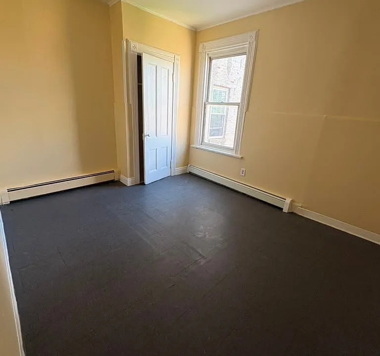 141 School St #3
