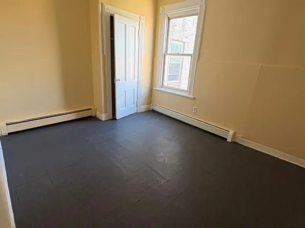 141 School St APT 3, Yonkers, NY 10701