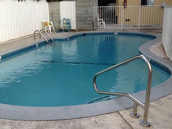 5th image of 4907 Beverly Blvd APT 21