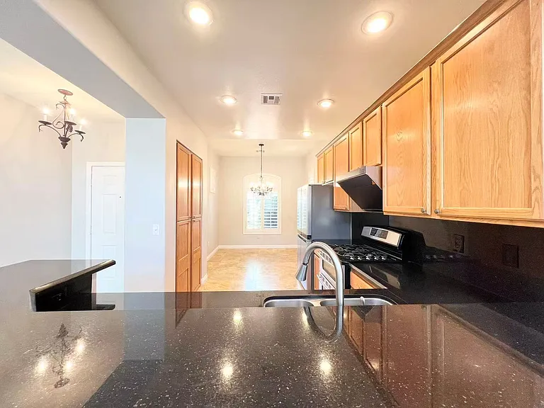 538 Los Hermanos St — Photo 8