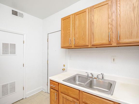 4th image of 6254 S Western Ave #2J