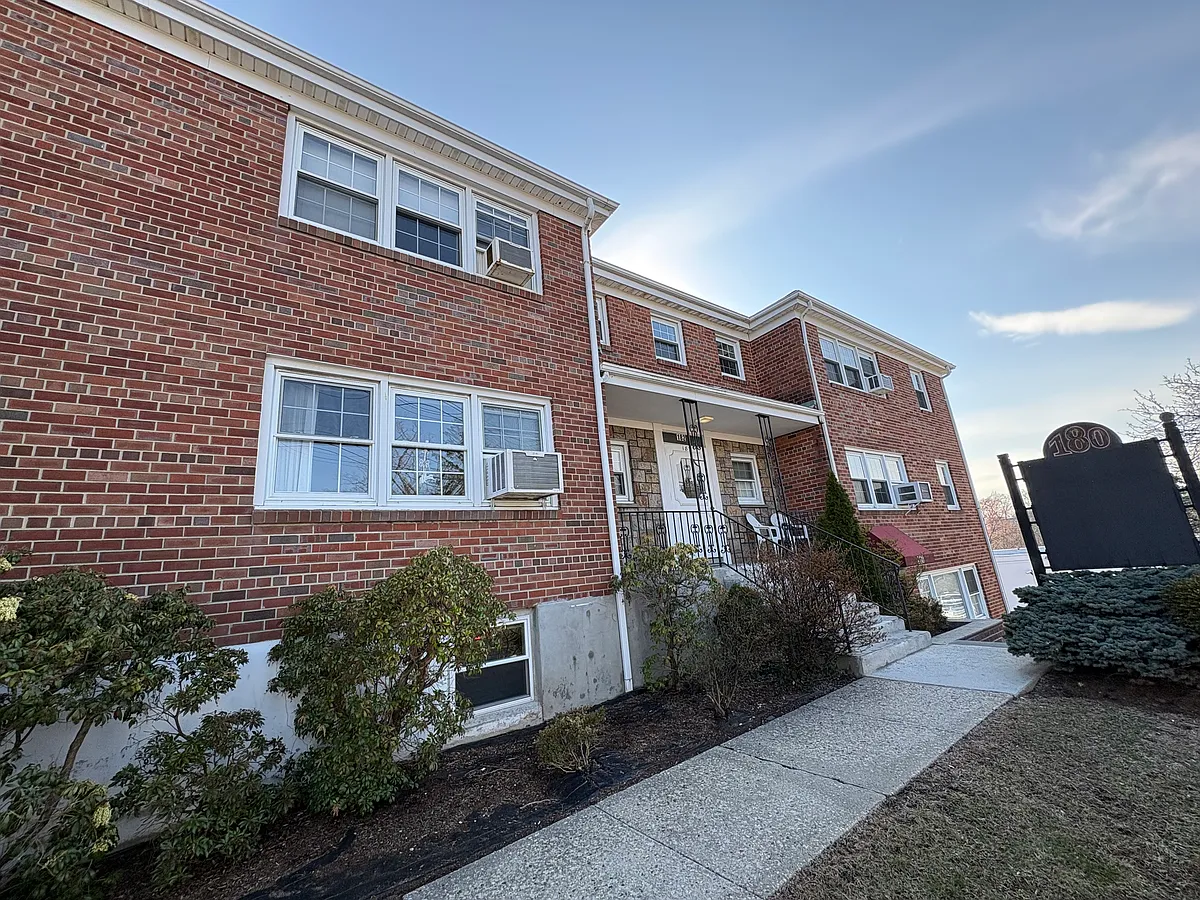Building Photo - 180 Brook St #B5