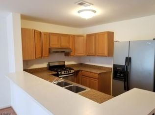 512 Edpas Rd, New Brunswick, NJ 08901