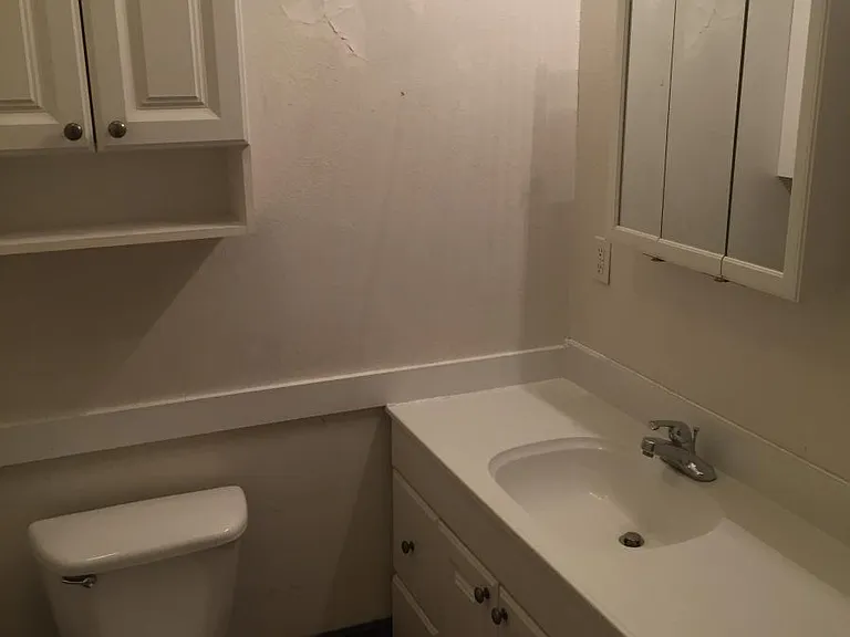 102 W Pine St #A — Photo 3