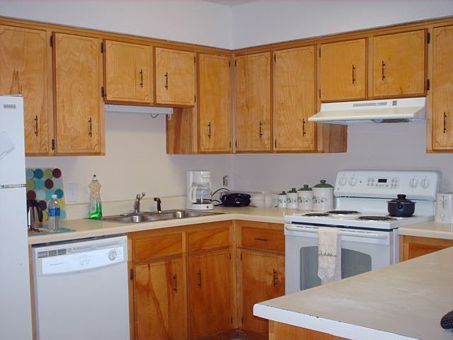 2nd image of 195 Burgess Rd