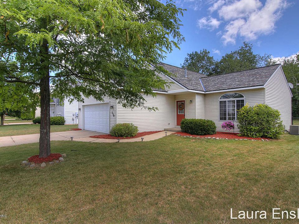 1st image of 230 Prairie Run Dr NE