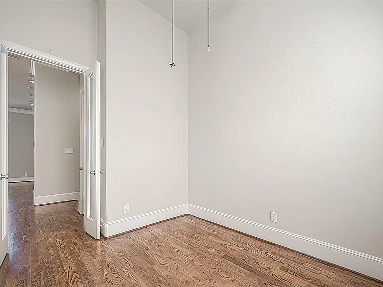 2634 Texas St — Photo 14