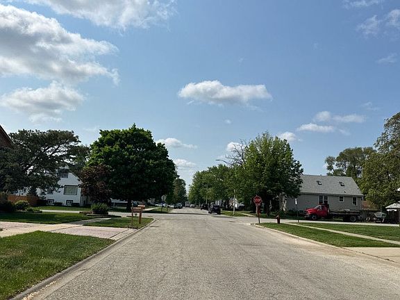 3rd image of 9700 S Marion Ave