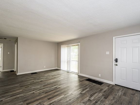 72792_003_living_room_12869377.jpg