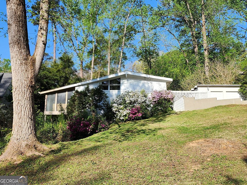 1st image of 3906 Land O Lakes Dr NE