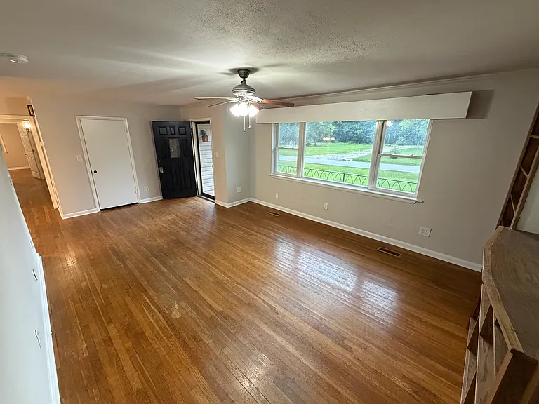 8323 E Mountain Ln — Photo 15