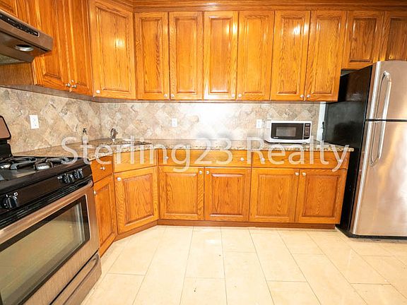 3rd image of 27-07 23rd Ave #2G
