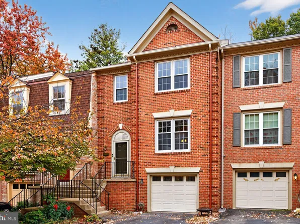 5820 Iron Willow Ct, Alexandria, VA 22310