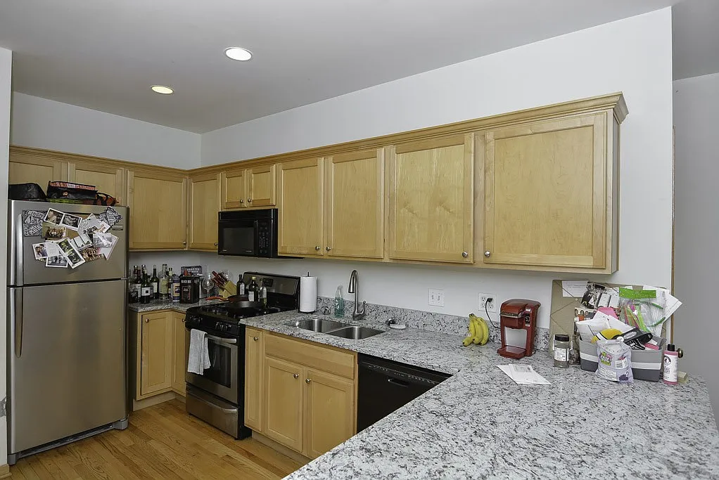 Building Photo - 3117 N Damen Ave #2