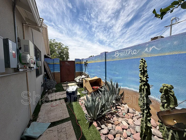 2514 E Fairmount Ave — Photo 24