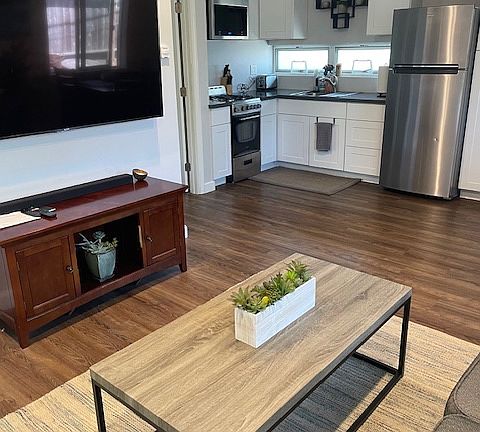 3rd image of 368 Highland Dr