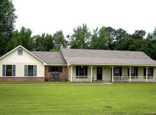 55 Nature Trl, Columbus, MS 39702