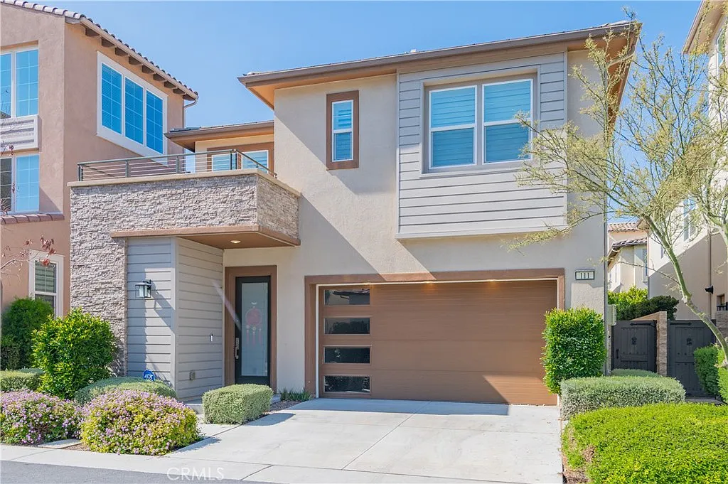 3 bed, 3.5 bath, 2934 sqft, $8,000 — Photo 3