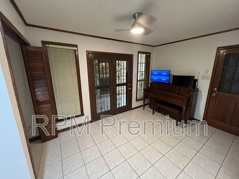 13936 Cayuga Dr — Photo 21