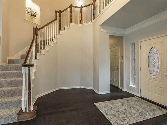 5th image of 4611 Parkview Ct