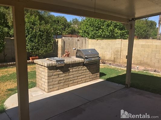 3rd image of 1714 E Julie Dr