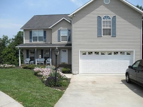 2nd image of 19 Westmont Dr