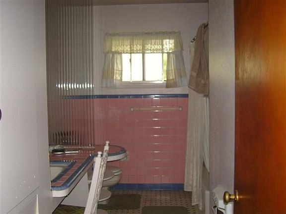 3rd image of 7048 Brooks Ave
