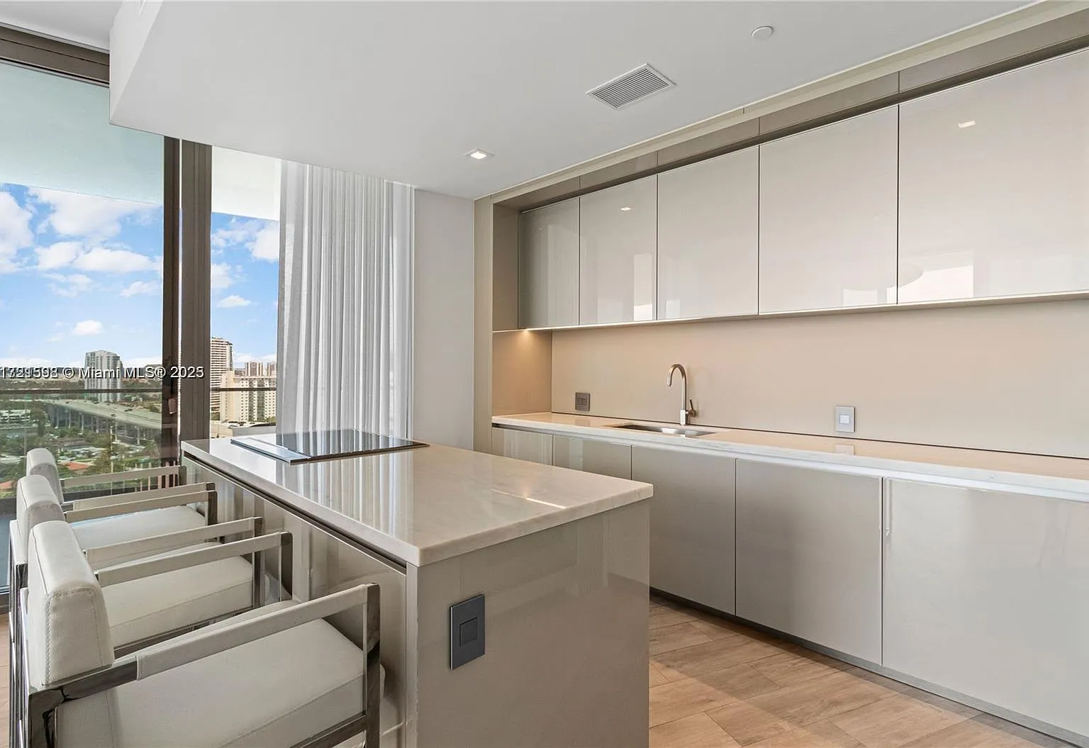 2 bed, 1133 sqft, $14,500 — Photo 3
