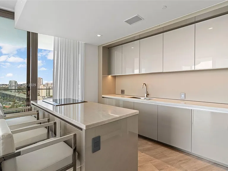 18975 Collins Ave #1605 — Photo 3