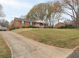 2910 Hope Valley Rd, Winston Salem, NC 27106