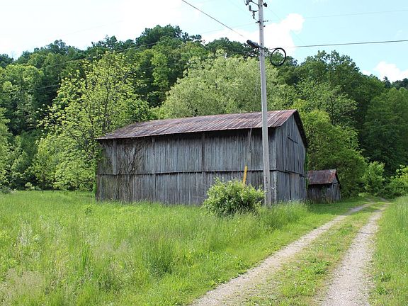 Main barn along the driveway entrance