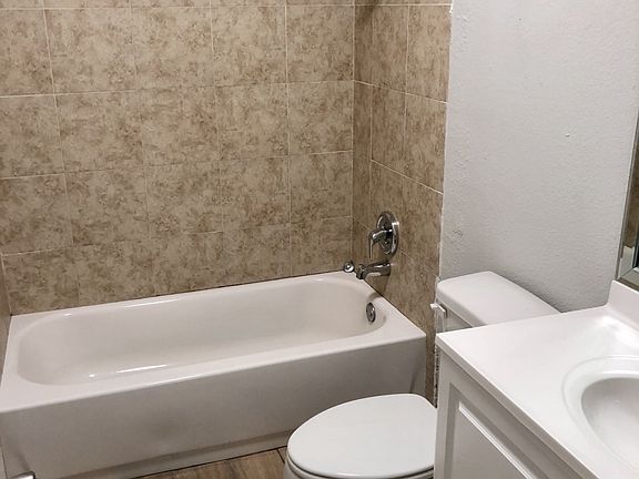 5th image of 2901 Highland Ave APT 1