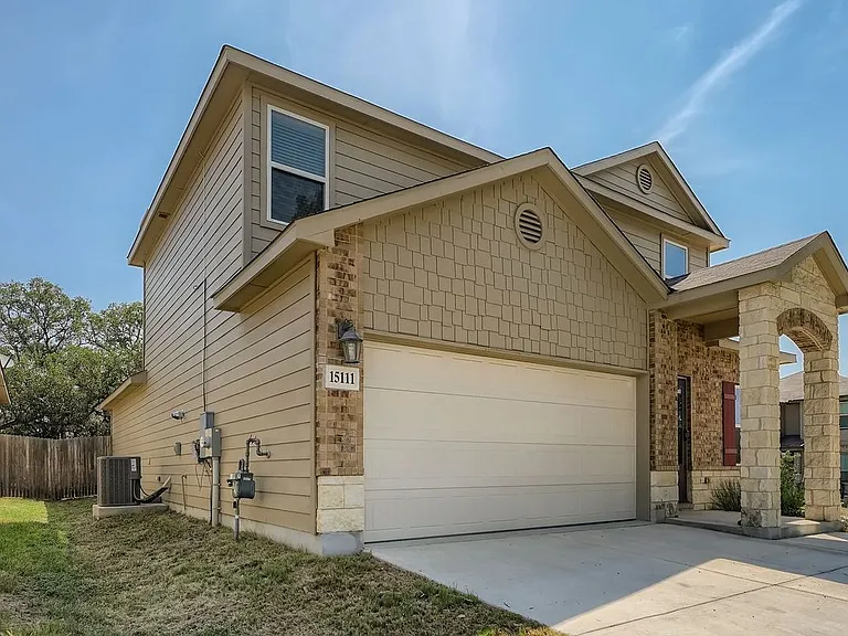 15111 Pandion Dr — Photo 2