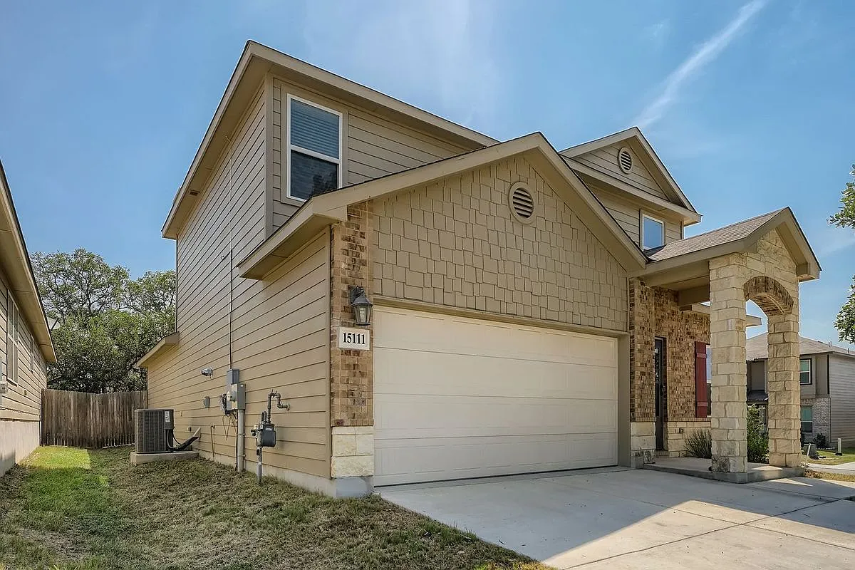 Building Photo - 15111 Pandion Dr