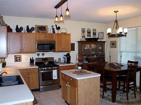 5th image of 21922 Holly Branch Dr
