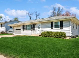 28 29th Ave SW, Cedar Rapids, IA 52404