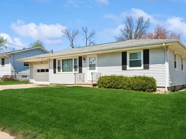 28 29th Ave SW, Cedar Rapids, IA 52404