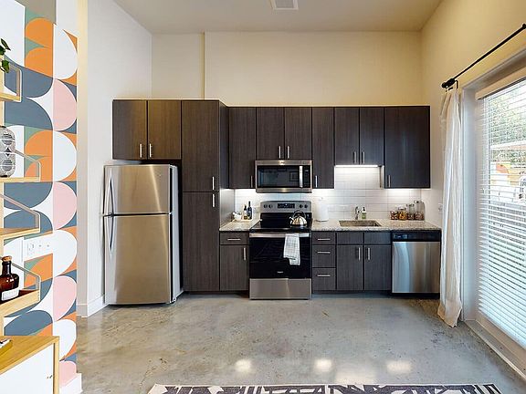 2nd image of 600 W Saint Johns Ave #1
