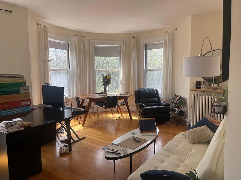392 Harvard St #2 — Photo 2
