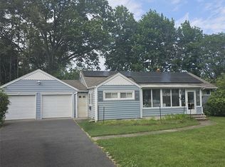 45 Beechwood Rd, Cresskill, NJ 07626