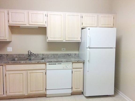 4th image of 891 W Central Ave Unit 105