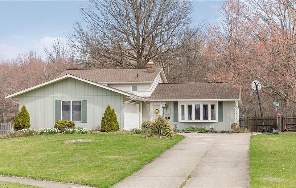 1st image of 8634 Ashwood Dr