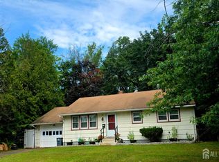 640 Warfield Rd, North Plainfield, NJ 07063