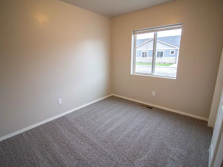 310-330 W Greenhurst Rd #350 — Photo 13