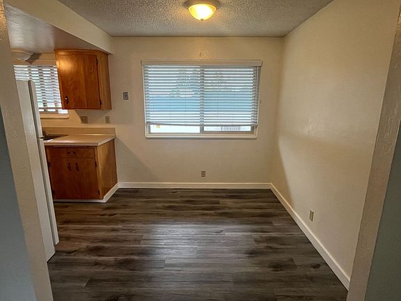 4th image of 300 E 6th Ave APT 2