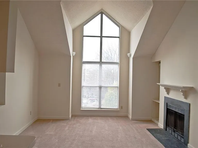 McIver Square Apartments — Photo 17