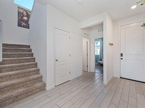 3rd image of 770 Silver Creek Cir