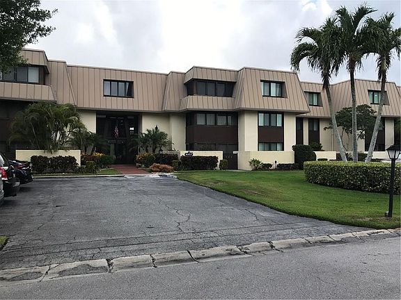 3rd image of 1800 SE Saint Lucie Boulevard #306