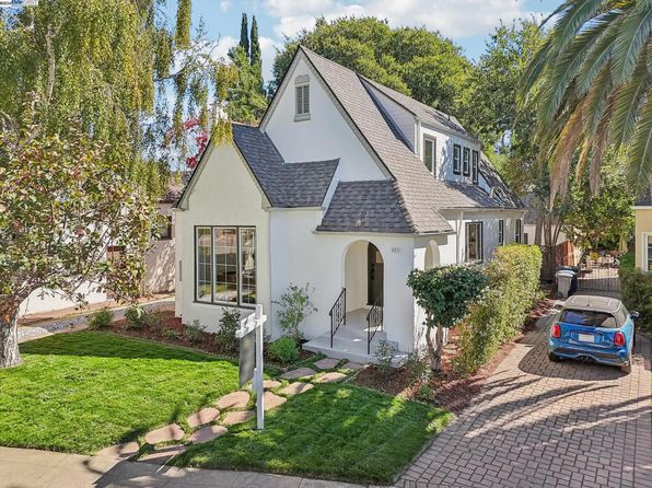 853 Begier Ave