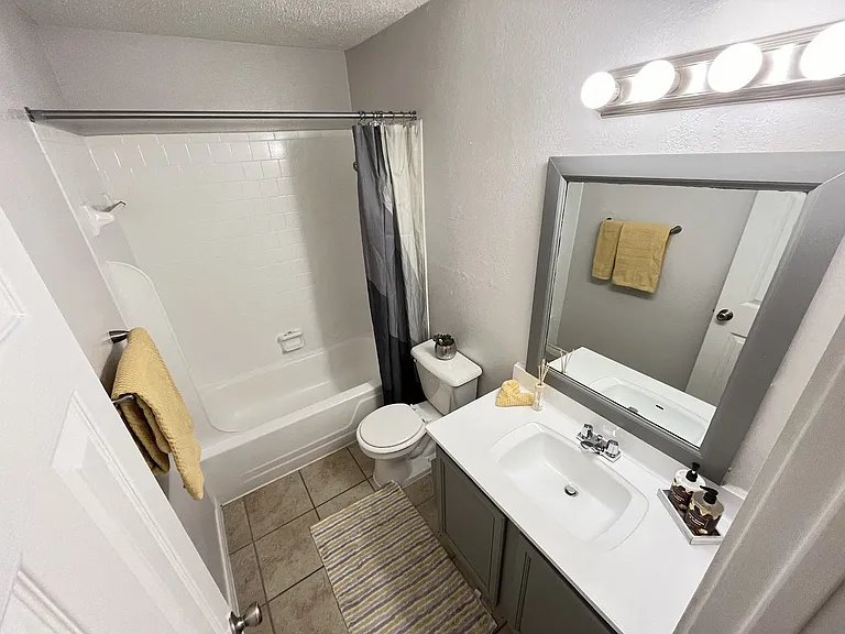 Le Montreaux Apartments — Photo 44